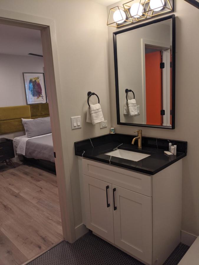 מישיגן סיטי 4411 Inn & Suites מראה חיצוני תמונה